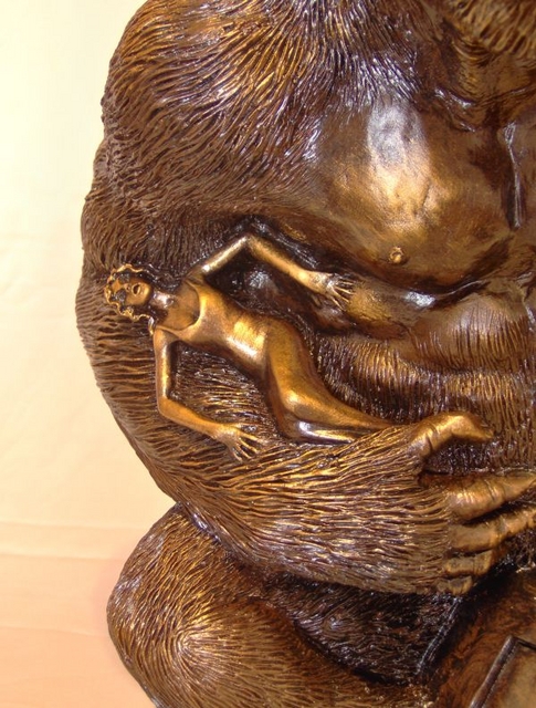 King Kong (bronze) Ann Darrow