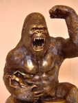 King Kong (bronze) close